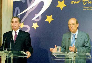 Ευρωπαϊκή λύση του Κυπριακού στο πλαίσιο του ΟΗΕ ζητούν Αθήνα και Λευκωσία