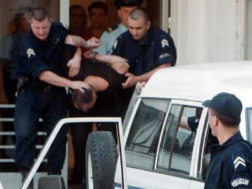 Στην προσαγωγή 23 ατόμων σε σχέση με τη σφαγή του Βούκοβαρ προχώρησε το Βελιγράδι