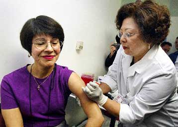 Αντικαρκινικό εμβόλιο δοκιμάζουν Έλληνες επιστήμονες