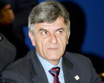 Επιπόλαιους χειρισμούς στην υπόθεση Οτζαλάν διέκρινε ο Φ.Πετσάλνικος