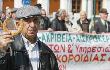 Στο 12,5% του ΑΕΠ οι συνταξιοδοτικές δαπάνες –  «Καμπανάκι» για τις πρόωρες συντάξεις