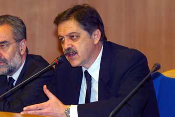 Συνάντηση με τον πρωθυπουργό ζητά η ΚΕΔΚΕ για τα οικονομικά των δήμων