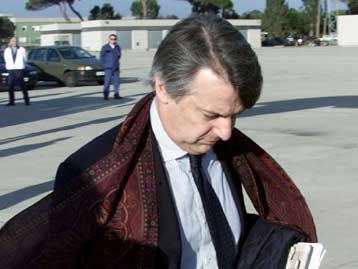 Ερωτηματικά προκαλεί η παραίτηση του διευθυντή σύνταξης της Corriere della Sera