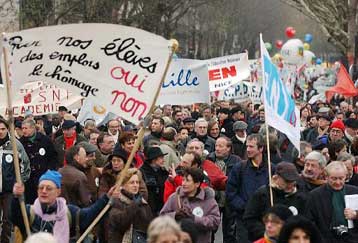 Κοντά στο υψηλότερο επίπεδο της τριετίας η ανεργία στη Γαλλία τον Απρίλιο