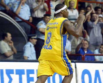 Απρόσμενη φυγή του Λάρι Στιούαρτ από το Περιστέρι