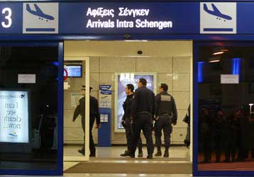 Τηλεφώνημα για βόμβα σε αεροσκάφος της Egypt Air αναστάτωσε το «Ελ.Βενιζέλος»