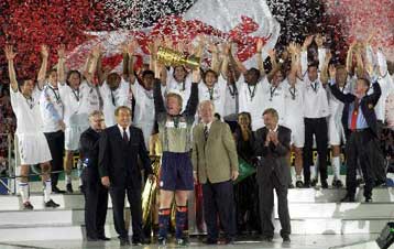 Νταμπλ για την Μπάγερν, Κύπελλο για την Οσέρ