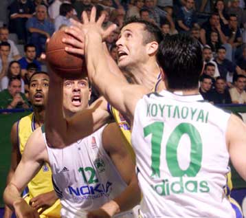 Το Περιστέρι «πέταξε» στα Πατήσια, συναρπαστική νίκη της ΑΕΚ