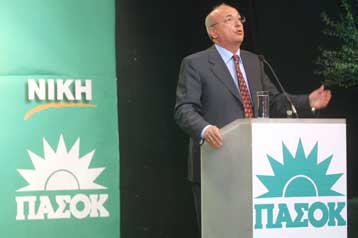 Ο πρωθυπουργός θα είναι «παρών» ακόμα και σε περίπτωση ήττας, εκτιμά ο Θ.Τσουκάτος