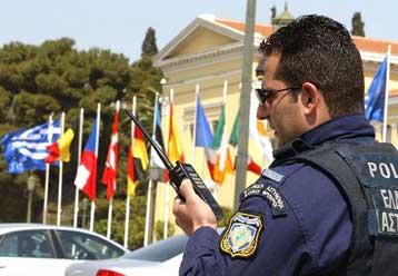 Στη Δικαιοσύνη θα μεταφέρουν την κόντρα τους με τους αστυνομικούς οι ειδικοί φρουροί
