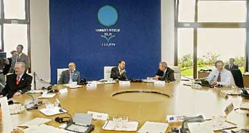 Αισιοδοξία για την ανάκαμψη της οικονομίας στην G8 – Στήριξη ΗΠΑ στο δολάριο