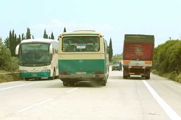 Σύστημα αντιμπλοκαρίσματος φρένων θα πρέπει να έχουν πλέον φορτηγά και λεωφορεία