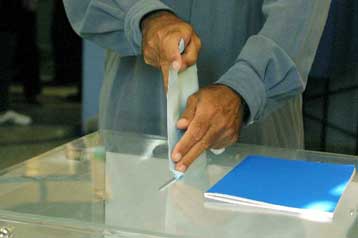 Μέσω Διαδικτύου θα ψηφίσουν το 2004 οι Αμερικανοί μετανάστες