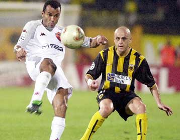 Τη φανέλα της Μίλαν θα φοράει τα επόμενα δύο χρόνια ο Βραζιλιάνος Καφού