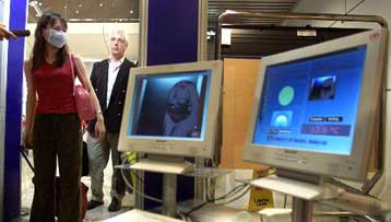 Σε ύφεση ο τομέας υπηρεσιών στην ευρωζώνη (και) το Μάιο