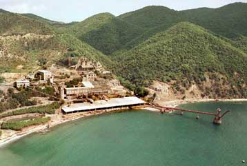 Αρνούνται για δεύτερη ημέρα να βγουν από το ορυχείο της TVX περίπου 100 εργαζόμενοι