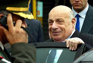 Απορρίπτει τα μέτρα της ΕΕ, σκέφτεται όμως τις επιδοτήσεις ο Ντενκτάς