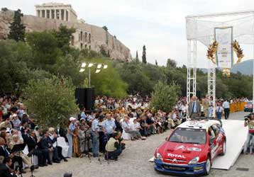 Μέσα σε πανηγυρική ατμόσφαιρα η εκκίνηση του «χρυσού» 50ού Ράλι Ακρόπολις