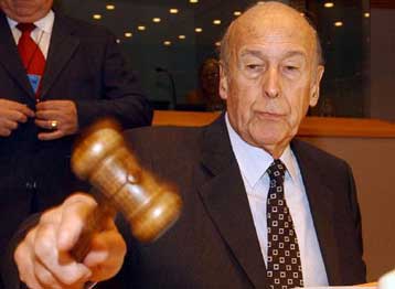 Διαπραγματεύσεων συνέχεια για την επίτευξη συμφωνίας επί του ευρωπαϊκού Συντάγματος