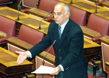 Η πτώση του F-16 στην Αγχίαλο δεν οφείλεται σε γλάρο, σύμφωνα με τον Σπ.Σπηλιωτόπουλο