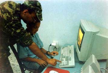 Πενήντα νέα Internet καφέ σε στρατόπεδα της χώρας
