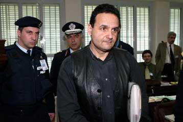 Με την παρουσίαση πειστηρίων συνεχίζεται τη Δευτέρα η δίκη της 17Ν