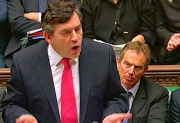 «Ακριβή» η στερλίνα για την ένταξη στην ευρωζώνη, λέει η βρετανική κυβέρνηση