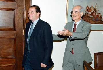 Συνάντηση Κακλαμάνη-Καραμανλή σχετικά με τη σύσταση Εξεταστικής Επιτροπής για το ΧΑ