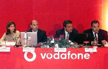 Την πώληση του μεριδίου της στην Panafon εξετάζει η Intracom