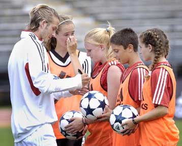 «Θα μείνω στη Μάντσεστερ Γιουνάιτεντ όσο με θέλουν» δηλώνει ο Ντέιβιντ Μπέκαμ