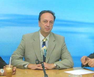 Την παραίτηση του υπουργού Παιδείας Πέτρου Ευθυμίου ζητά η ΝΔ