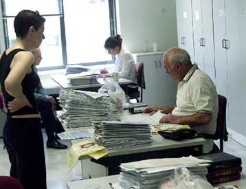 Η μία στις δύο φορολογικές δηλώσεις έχουν εκκαθαριστεί από το υπουργείο Οικονομικών