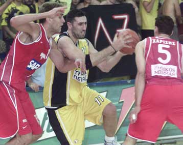 Τελικώς… τελικός για την ΑΕΚ – Δίκαιο 74-61 επί του Ολυμπιακού