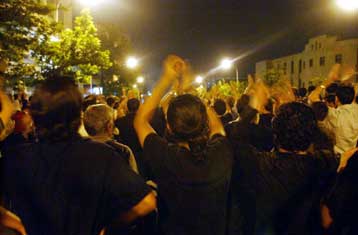 Δεύτερη νύχτα φοιτητικών διαδηλώσεων στο Πανεπιστήμιο της Τεχεράνης