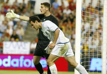 Με σπασμένο χέρι βγήκε από τροχαίο ο Νίκος Νταμπίζας – Νοσηλεύεται εκτός κινδύνου