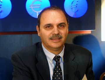 Υπό διερεύνηση οι συμπεριφορά των μετοχών των ΕΛΠΕ και της Petrola πριν τη συμφωνία