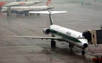 Εκρηκτικό μηχανισμό σε αεροσκάφος της Alitalia εντόπισαν οι ιταλικές Αρχές