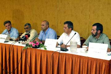 Συνεχίζουν τις κινητοποιήσεις τους οι εργαζόμενοι στα ΕΛΠΕ