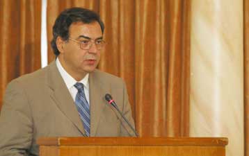 Ευνοϊκή φορολογική μεταχείριση ζητούν από το Ν.Χριστοδουλάκη οι μικρομεσαίοι του Πειραιά