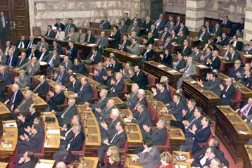 Αλλαγές σε πρόσωπα και πολιτικές ζητά η πλειοψηφία των βουλευτών του ΠΑΣΟΚ