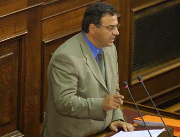 «Όχι» στην κομματικοποίηση του Χρηματιστηρίου, απαντά ο Χριστοδουλάκης στον Καραμανλή