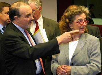 Στη δίνη του σκανδάλου της Eurostat η Ευρωπαϊκή Επιτροπή