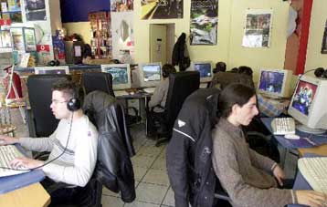 Πακέτα ευρυζωνικής σύνδεσης στο Διαδίκτυο προσφέρουν οι FORTHnet, HOL και ACN