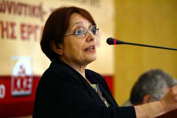 Μελανό σημείο της ελληνικής προεδρίας η δικαστική συμφωνία με τις ΗΠΑ λέει η γγ του ΚΚΕ