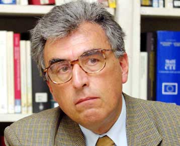 Χώρο έκφρασης και ενημέρωσης στο Διαδίκτυο αποκτούν οι νομικοί της χώρας