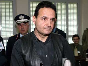 Ένταση στη δίκη της 17Ν στη διάρκεια της κατάθεσης της αδελφής του Β.Τζωρτζάτου