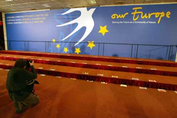 Το χελιδόνι – σήμα της ελληνικής προεδρίας γίνεται ήρωας βιβλίου