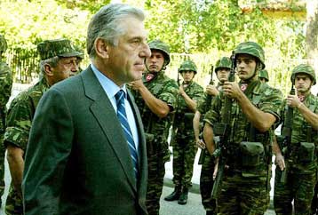 Η Ελλάδα διατηρεί ισχυρή παρουσία στη νέα δομή του ΝΑΤΟ, δηλώνει ο υπ. Εθνικής Αμυνας