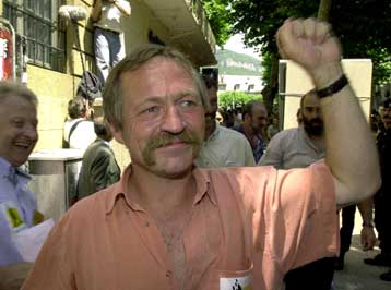 Στη φυλακή οδηγήθηκε ο Ζοζέ Μποβέ, για να εκτίσει ποινή δέκα μηνών