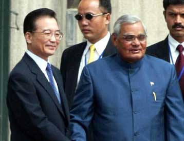 Να ξεπεράσουν τις διαφορές του παρελθόντος επιχειρούν Πεκίνο και Νέο Δελχί